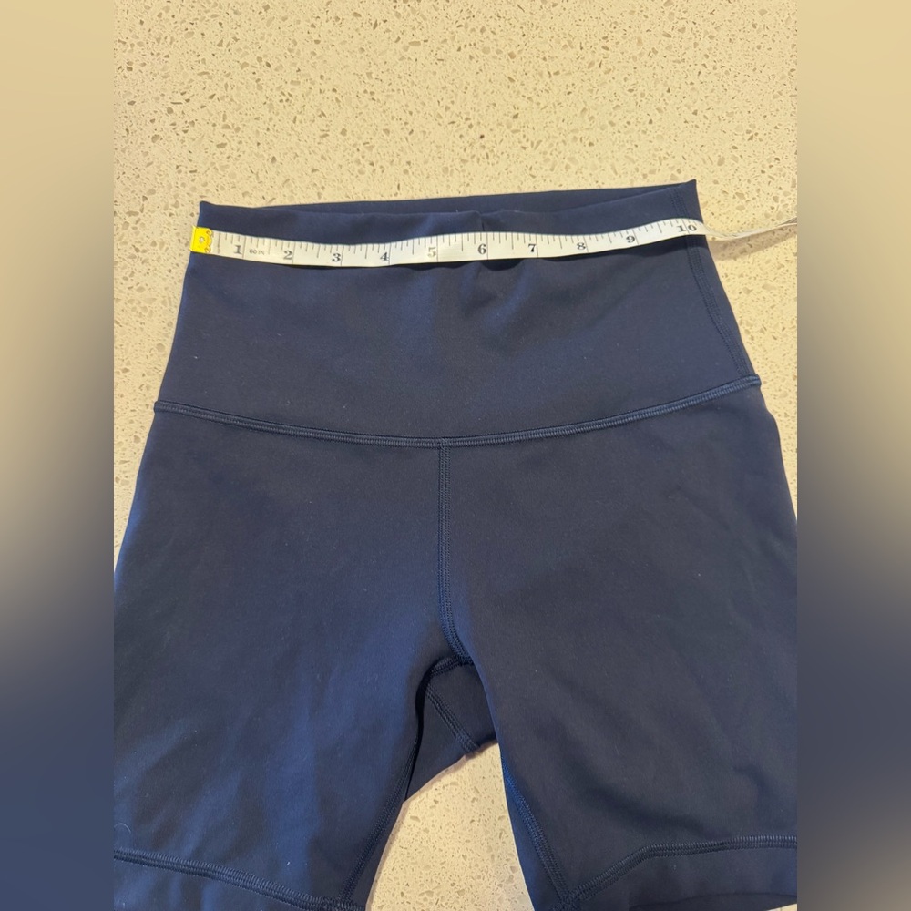 Lululemon Women’s Size 4 Align Yoga 6’ Shorts Navy Blue NWOT - never worn - Picture 4 of 9